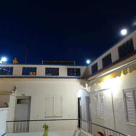 Guest house Lagoas 3*